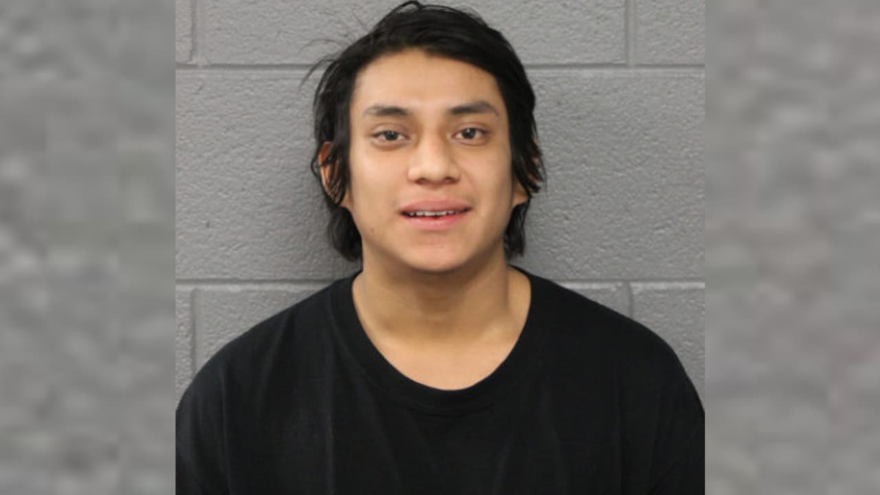 Hombre de 20 años enfrenta cargos por robo violento en La Villita