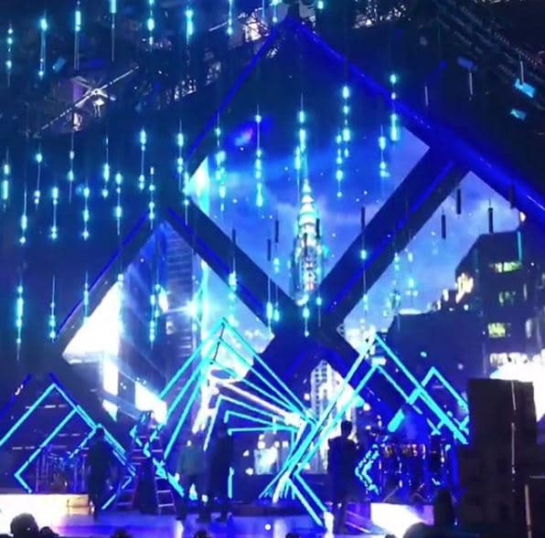 Así quedó el escenario en el que se presentará. Es el mismo en el que P!nk cantó en el marco de los conciertos previos al Super Bowl LII. Este concierto se puede seguir en vivo y en directo a través de Twitter con el hashtag #JLoNOW