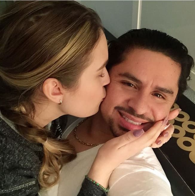 Ni modo Larry, aunque intentó desapaarecer la foto ya era muy tarde, pues por todos lados circuló.