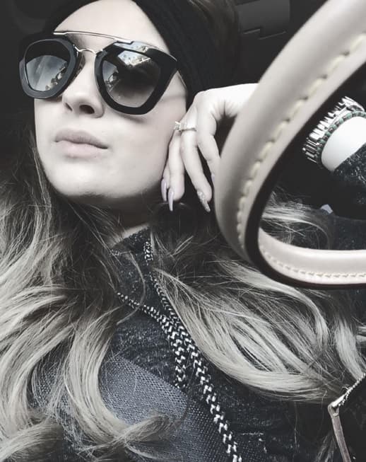 Kenia debe estar feliz con un hombre que valora y admira su belleza tanto interior como exterior.