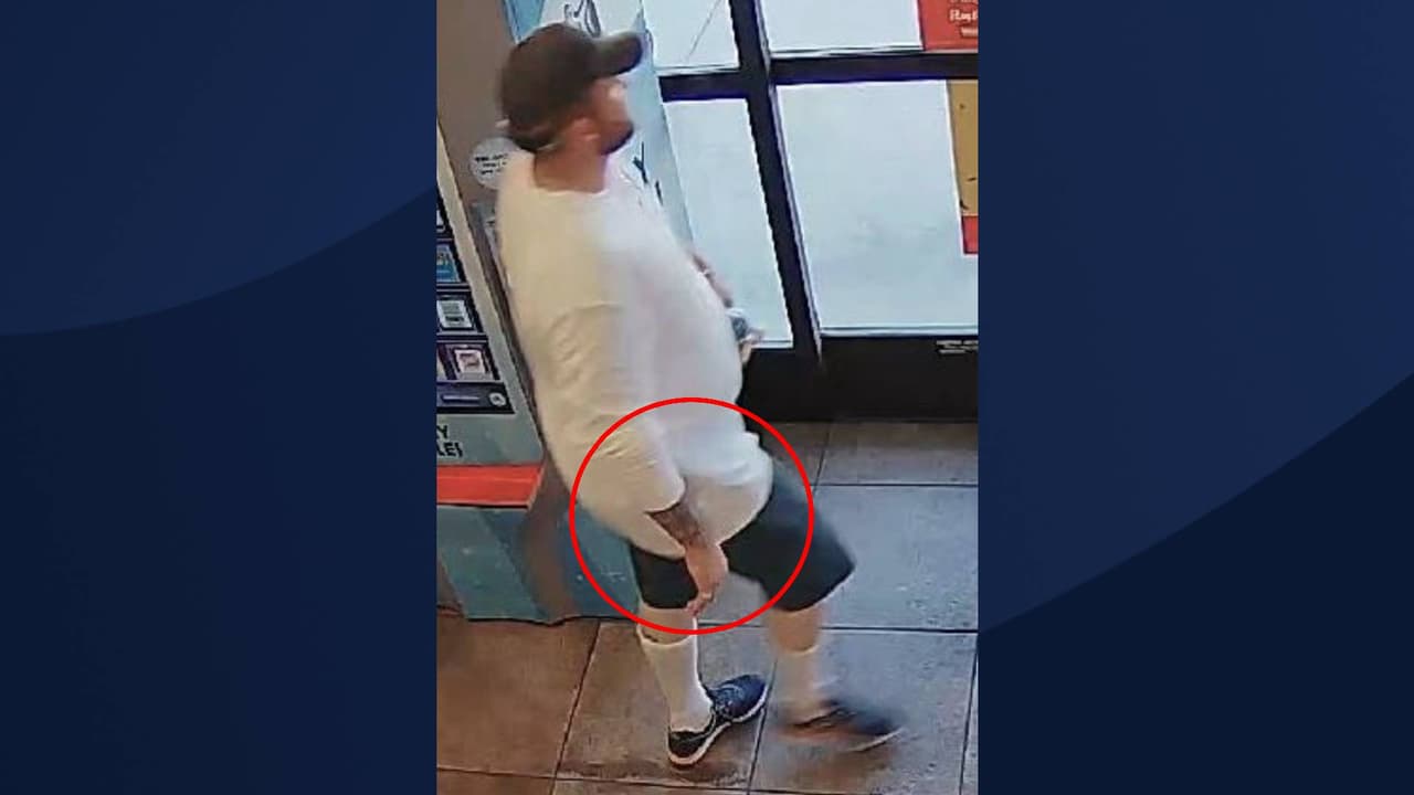 Cualquiera que tenga información sobre este sospechoso puede llamar al 480-948-6377, puede permanecer en el anonimato.
<br>