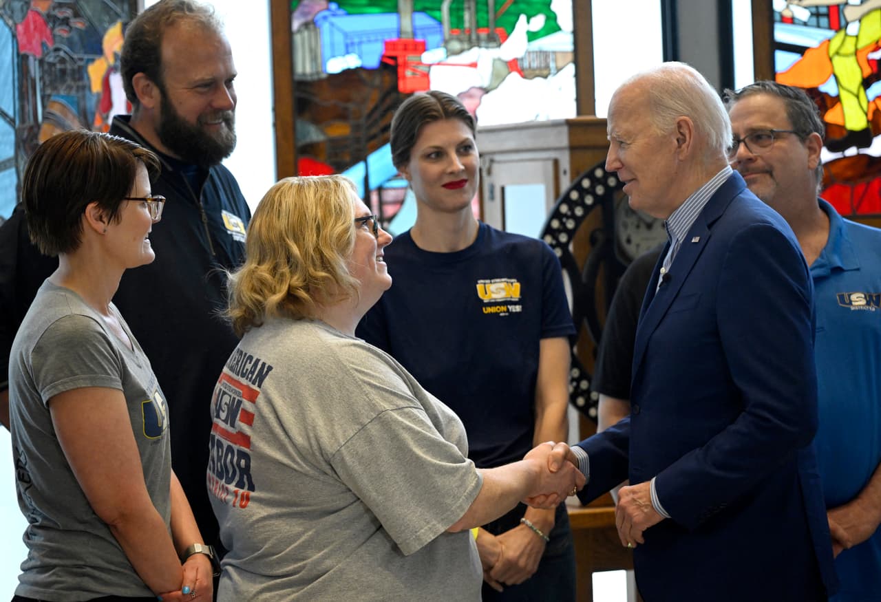 A través de un comunicado, la Casa Blanca afirmó: “Las políticas y subsidios de China en favor de sus industrias locales de acero y aluminio implican que los productos estadounidenses de gran calidad se ven perjudicados”.
