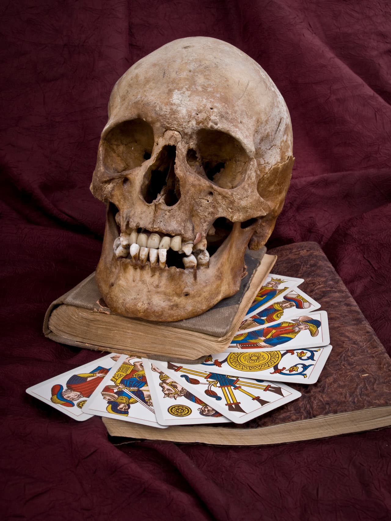 La carta de la Muerte en el Tarot es la número 13, aunque en este caso representa la transformación, el cambio.