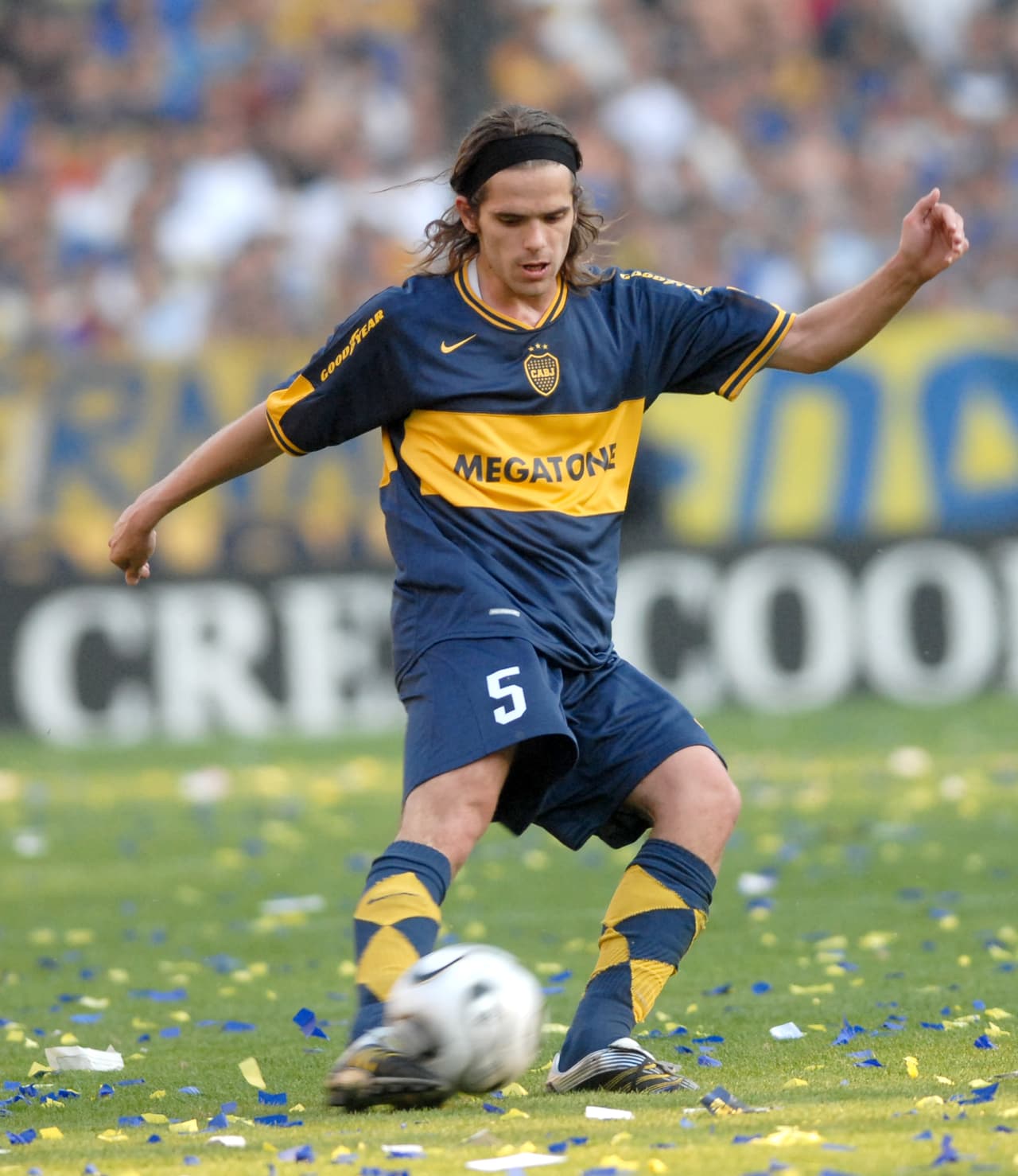 <b>Fernando Gago (Boca Juniors) - </b>Con la imagen de Redondo aún en la memoria, el Real Madrid decidió ficharlo en el 2006. A pesar de que no fue protagonista, solo en la primera temporada y producto de varias lesiones, fue campeón de cuatro torneos con el equipo español.