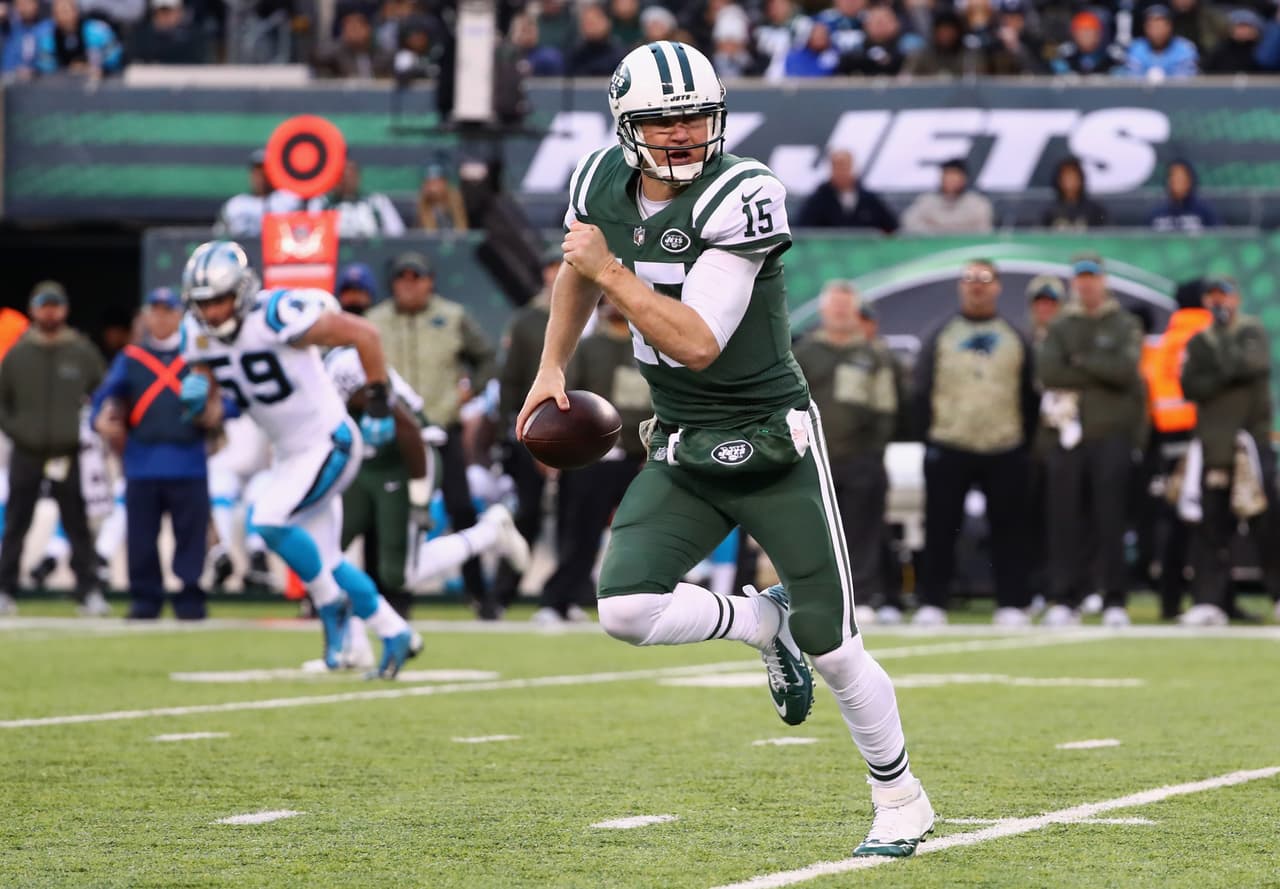 Juegazo de Josh McCown que no le valió para lograr la victoria. El mariscal de campo de los Jets completó 19 de 36 envíos para 307 yardas con 3 pases de anotación y sin intercepciones.