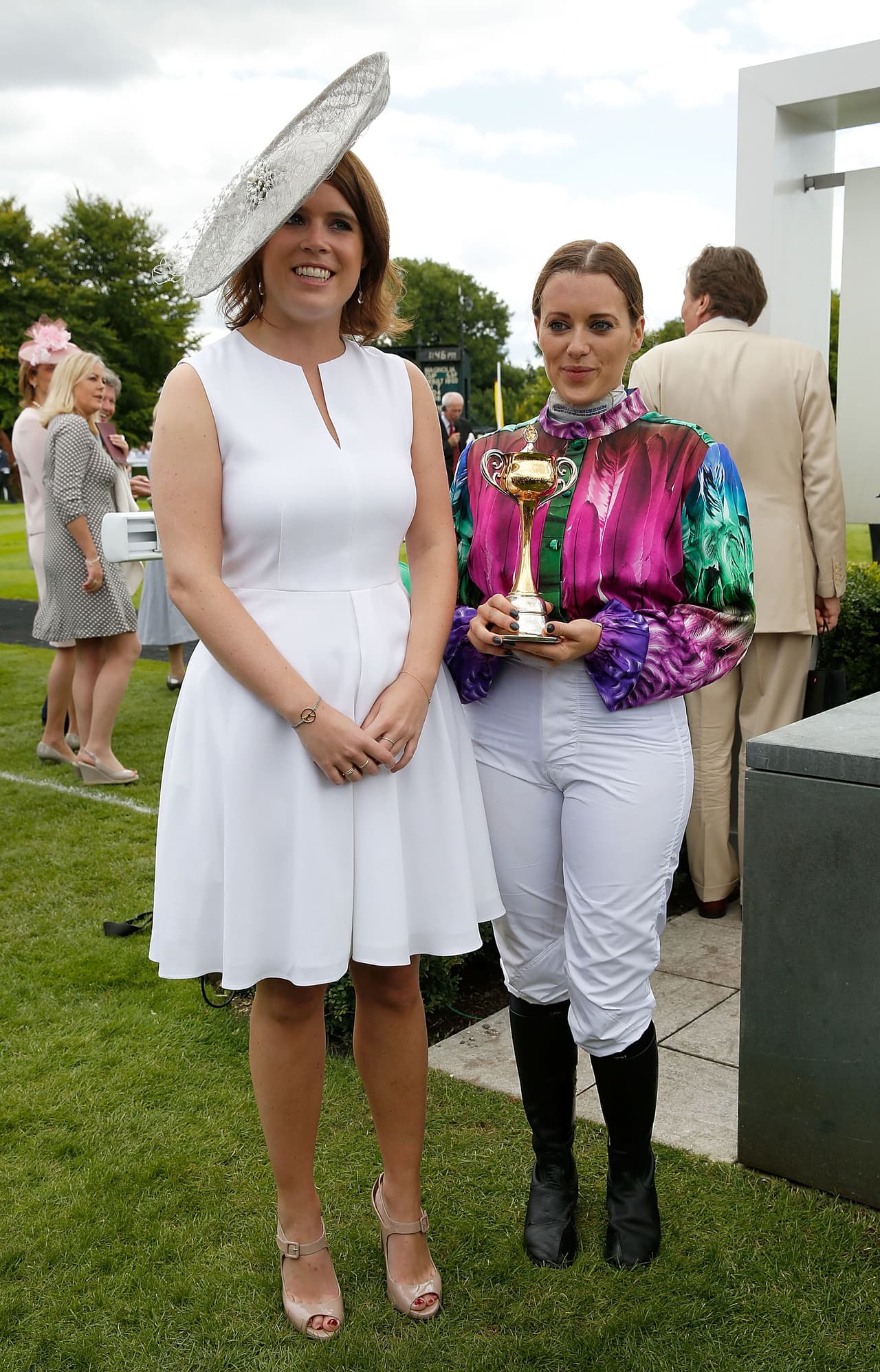 En más de una ocasión la hemos visto llevar vestidos sin mangas que dejan al descubierto sus hombros y brazos.