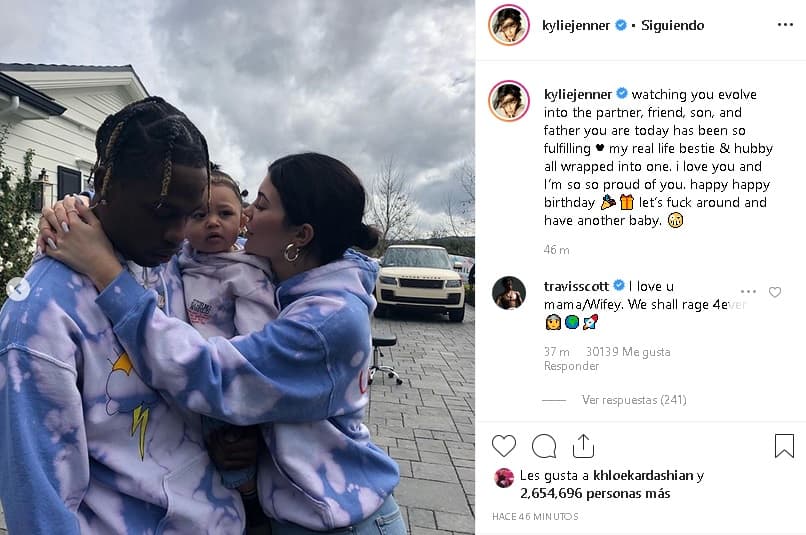 Jenner respondió: "Me recuerdas que la maternidad y la sexualidad pueden coexistir, y que solo porque abrazas tu sexualidad no significa que tengas una moral débil o que no seas una buena madre. Puedes ser sexy y aún ser una madre ruda".
<br>