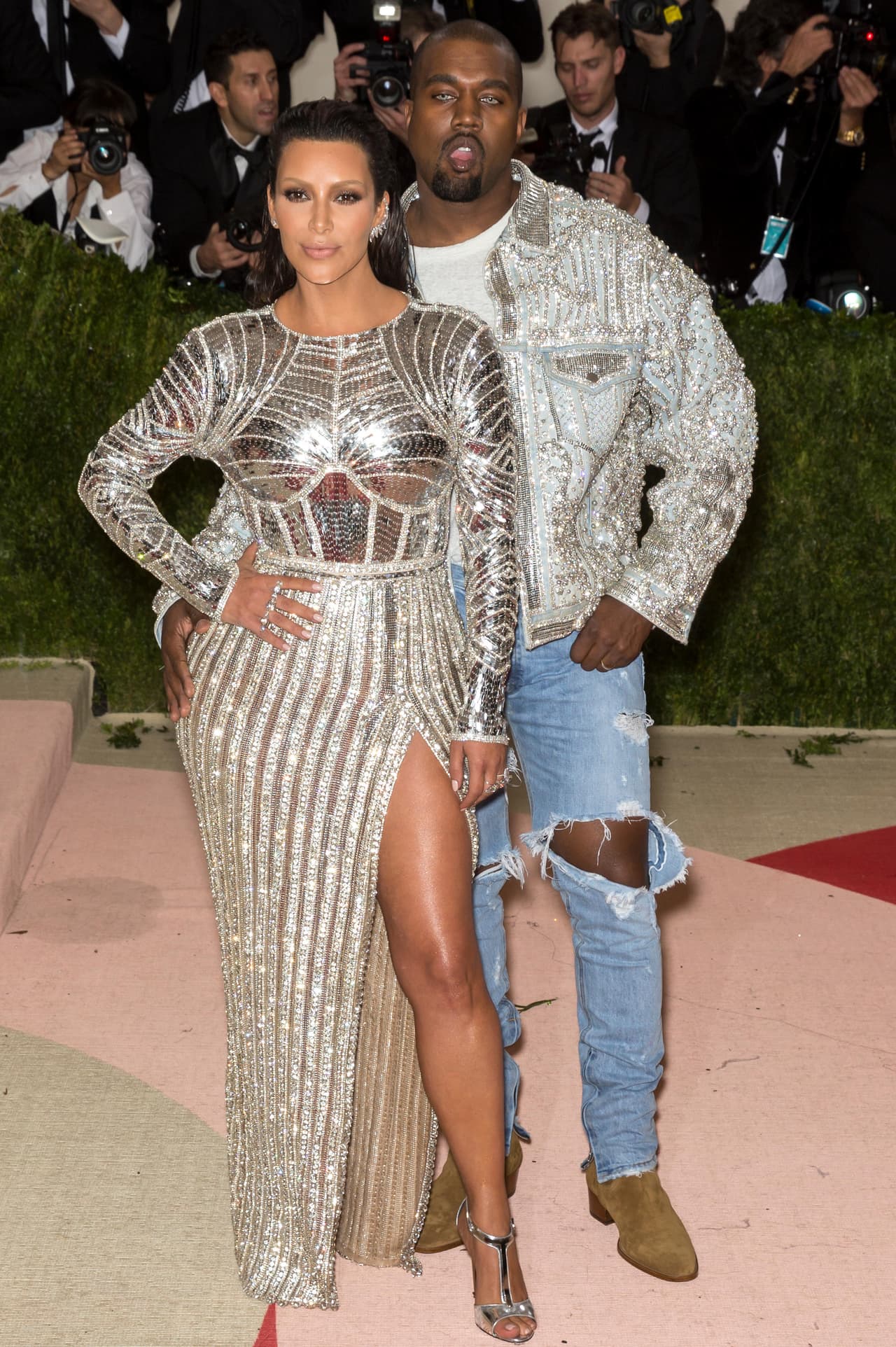 De acuerdo con la revista People, tras haber salido esta nueva versión del audio, se especula que la conversación difundida por Kardashian fue editada para mostrar que Swift sí tenía conocimiento de la frase ofensiva hacia su persona y que estaba de acuerdo.