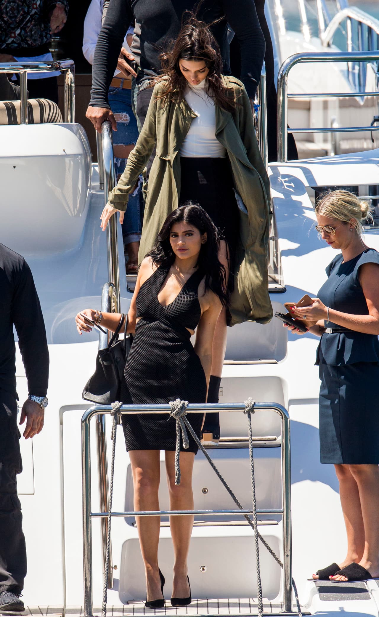 Ambas lucían con 'outfits' muy fashionistas como siempre.