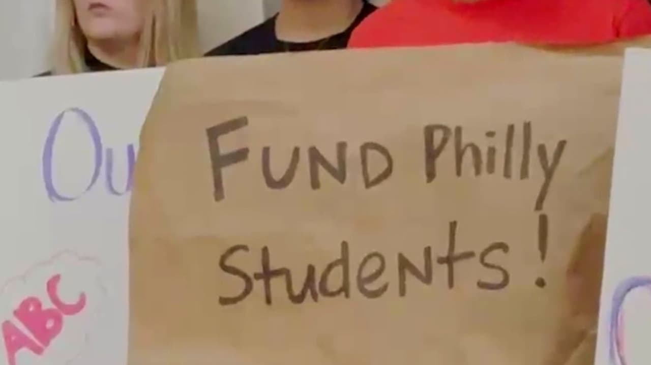 Filadelfia propone impuesto de $1 por viaje a Uber y Lyft para reducir déficit en escuelas