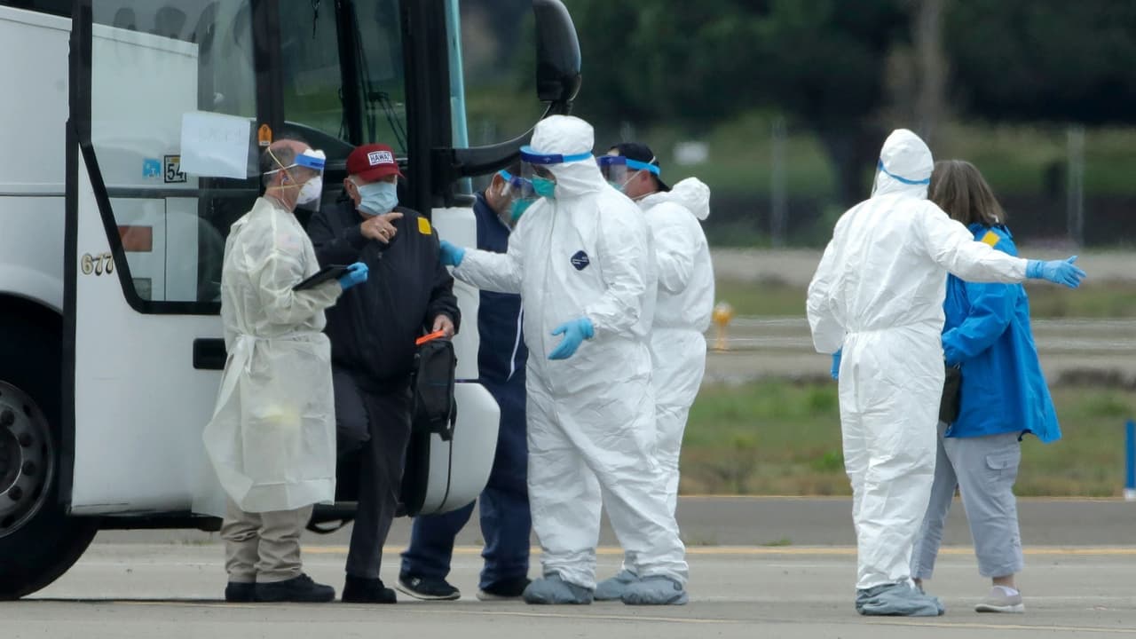 Aumentan a 328 los casos de coronavirus en Florida y reportan que murió otra persona