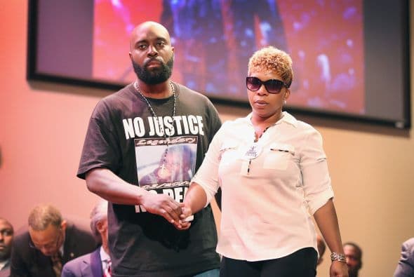 Los padres del joven, Lesley McSpadden y Michael Brown estuvieron presentes.