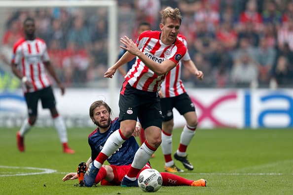 El partido fue de dominio total para el equipo del futbolista mexicano.