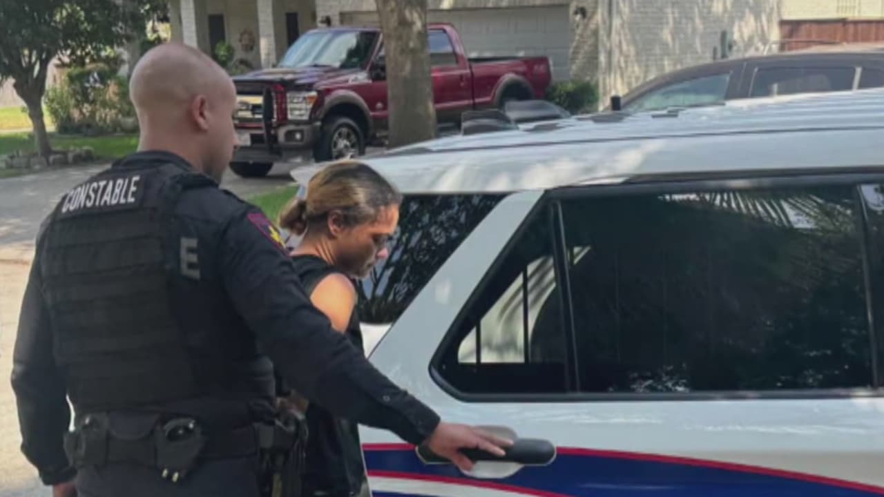 Arrestan a conductora que atropelló a un menor y huyó del lugar cerca de la preparatoria Atascocita