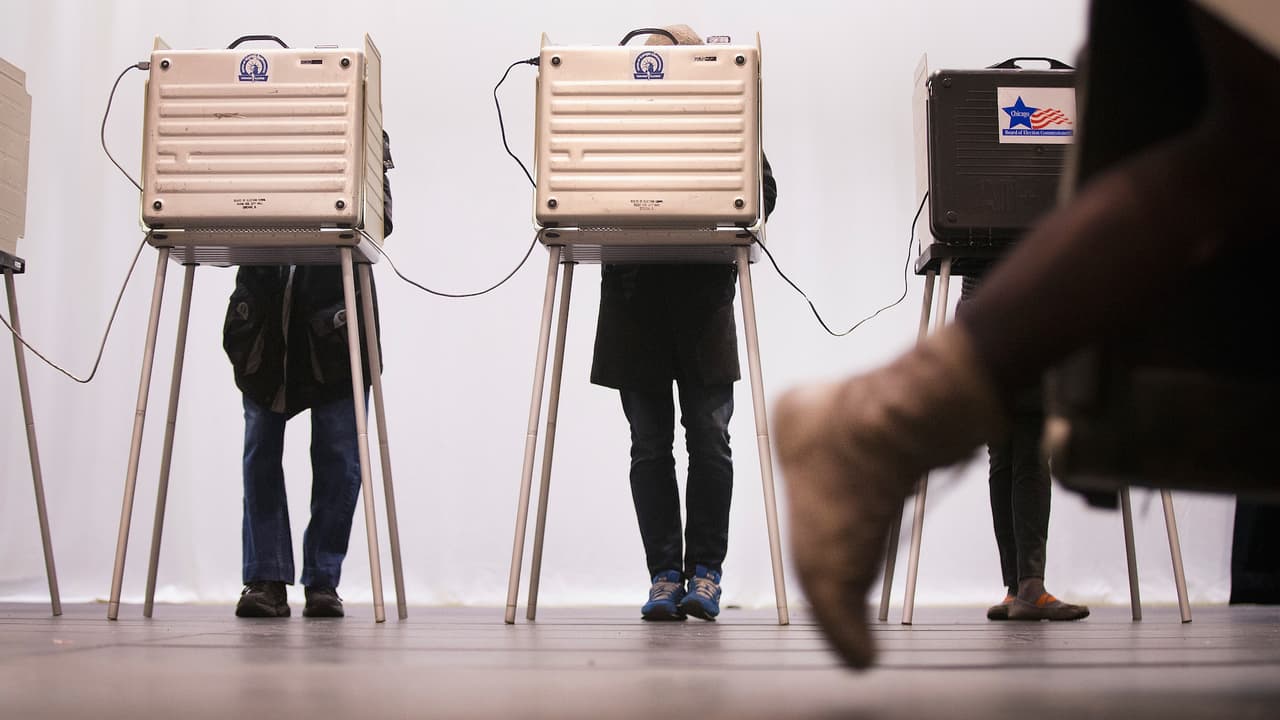 “Queremos pedir disculpas”: Secretaría del Estado de Illinois sobre inmigrantes registrados para votar por error