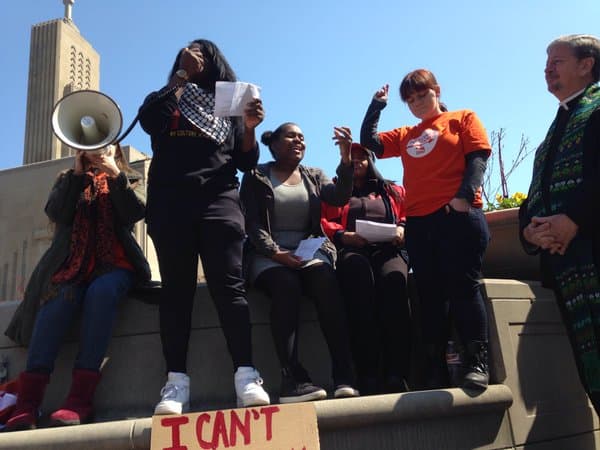 Durante los diferentes actos que hubo en la ciudad de los vientos, los manifestantes daban sus testimonios y exponían la situación por la que atraviesan.