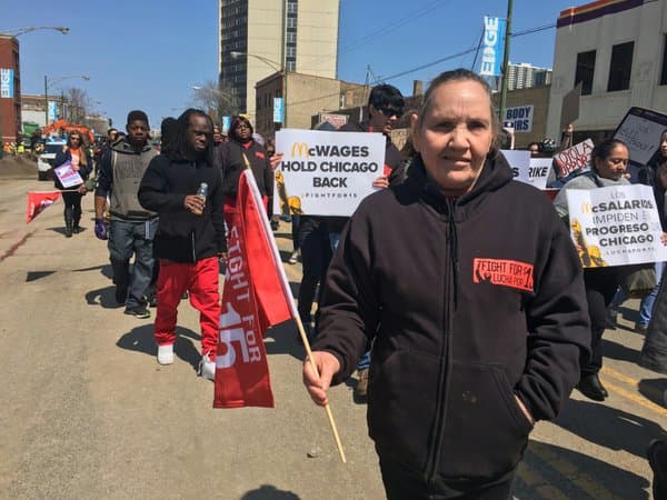 Pero no estuvieron solos, miembros de otros sindicatos y empleados del cuidado de la salud, activistas y líderes religiosos también dijeron presente.