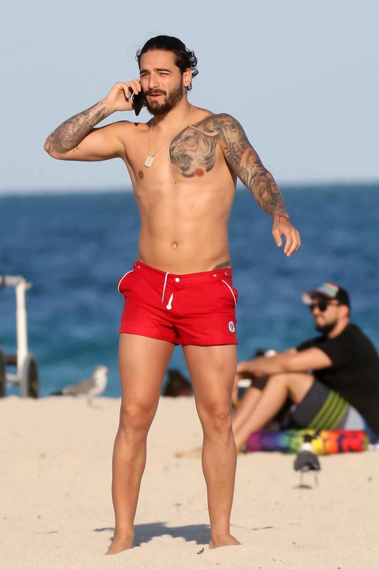 Y mientras ella avanzaba, 
<b>Maluma</b> seguía creando éxitos con resonancia a nivel mundial, saboreando la fama y esperando por una respuesta.