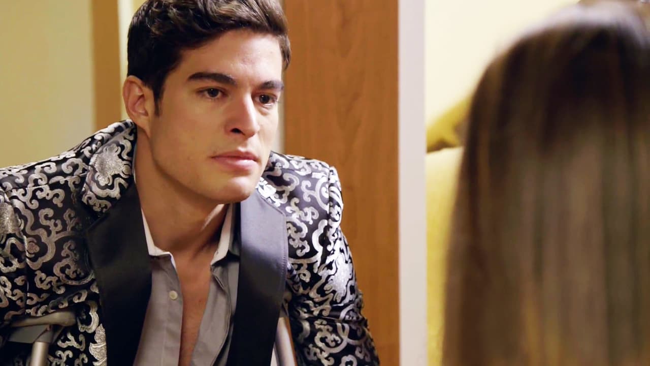 Las chaquetas de 
<b><a href="http://www.univision.com/novelas/la-doble-vida-de-estela-carrillo/danilo-carrera-es-danilo-cabrera-en-la-doble-vida-de-estela-carrillo">Danilo</a></b> siempre combinan muy bien con sus camisas.