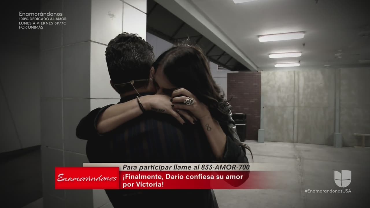 Sin embargo, Darío ya no pudo más y por fin aceptó también estar enamorado de Victoria.