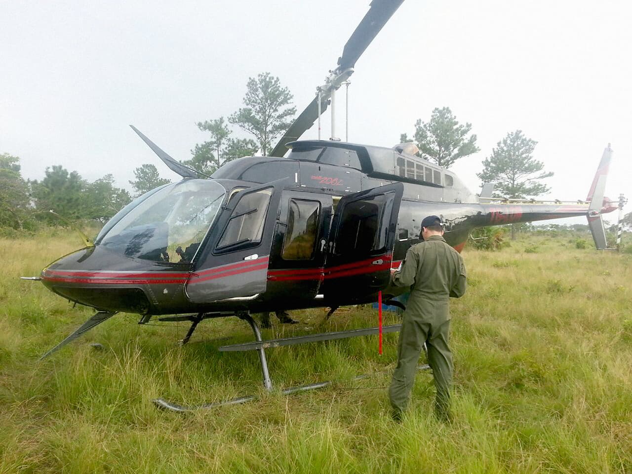 Un excapitán del ejército hondureño denunció que este helicóptero estaba ligado al hermano del Presidente de la República, Juan Orlando Hernández.