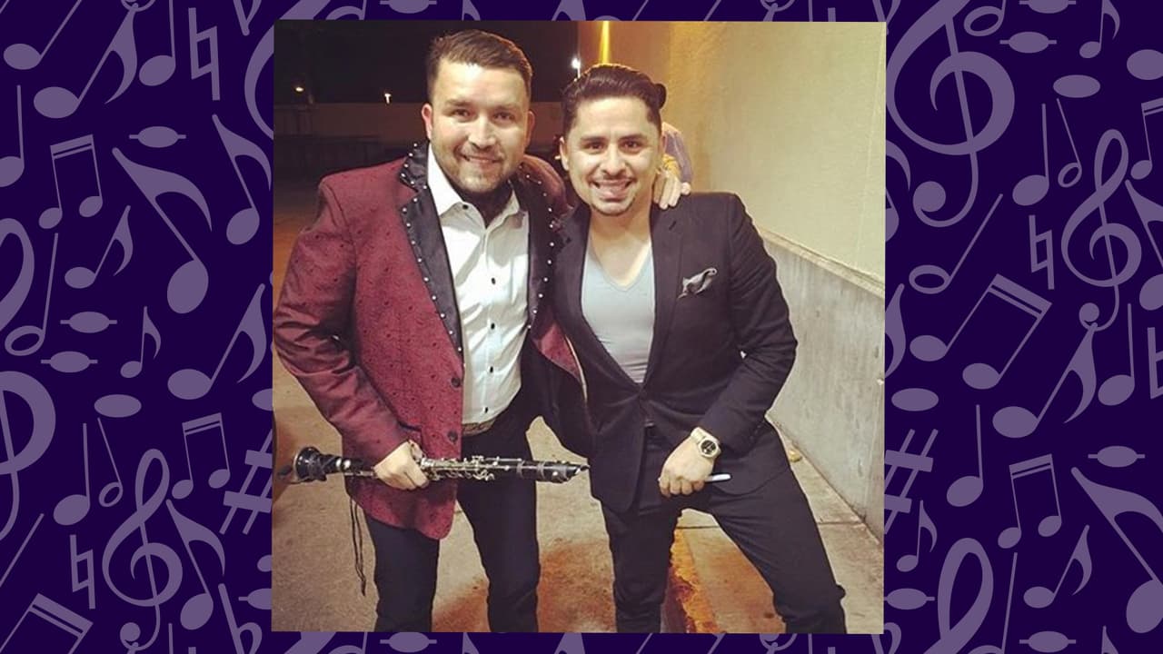 Poncho fue uno de los primeros en darle a su apoyo a Larry Hernández. Y esta foto habla por sí sola.