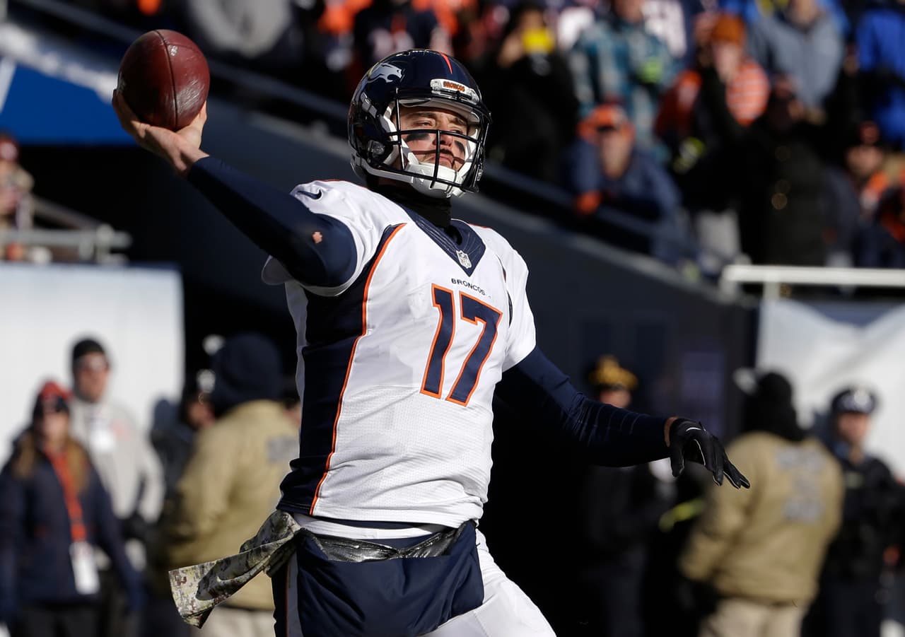 Brock Osweiler debutó como titular con una agónica victoria de los Broncos por 17-15 sobre los Bears y estas son las mejores imágenes del encuentro.
