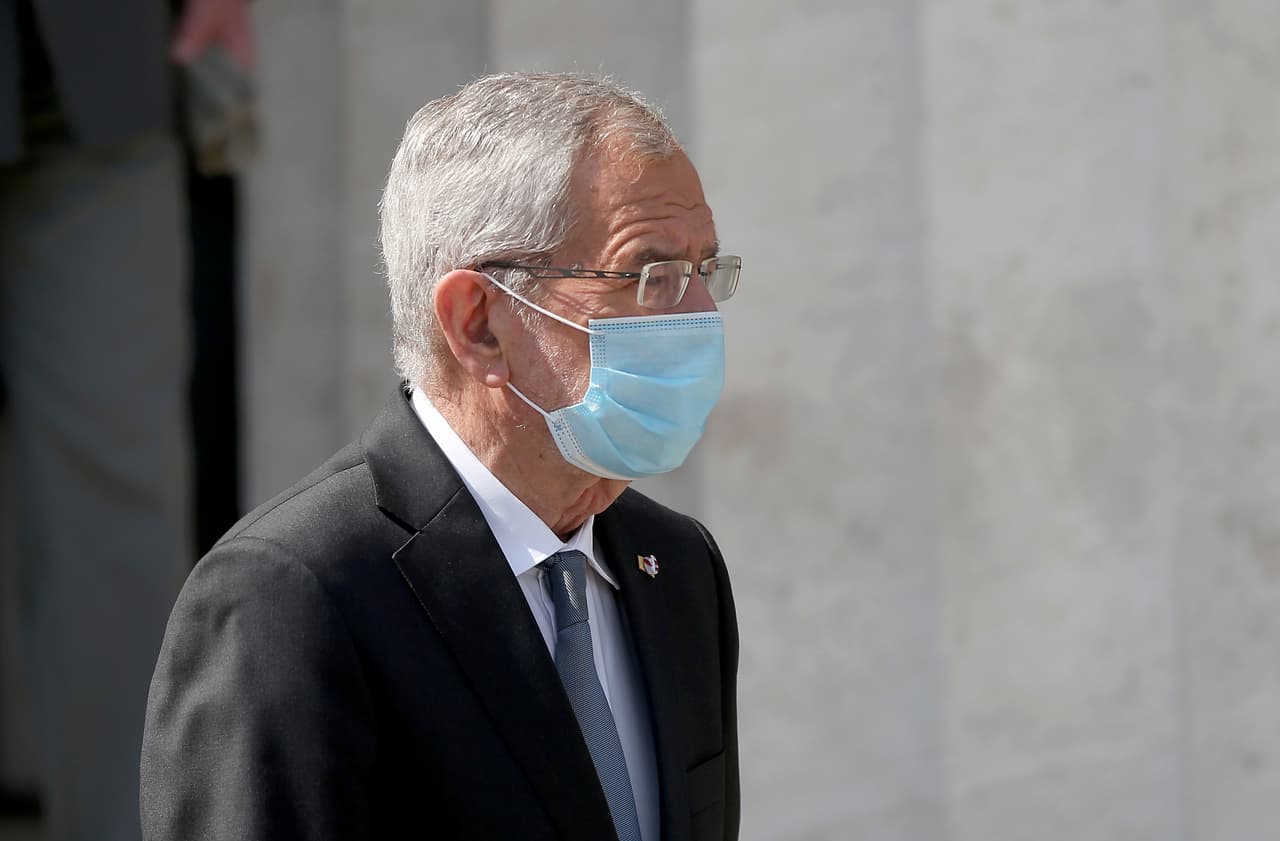 Alexander Van der Bellen, presidente de Austria, durante la ceremonia de celebración del restablecimiento de la república, el 27 de abril.