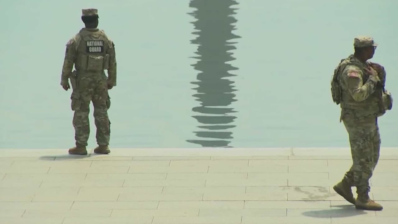 Trump atribuye a actos vandálicos los daños en la piscina reflectante de Washington; obras continúan
