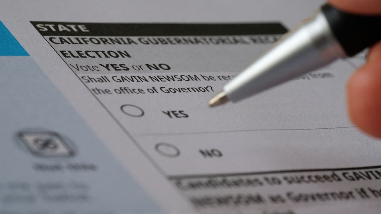 "No deje que nadie decida por usted": León Krauze sobre la elección que definirá el futuro del gobernador Newsom