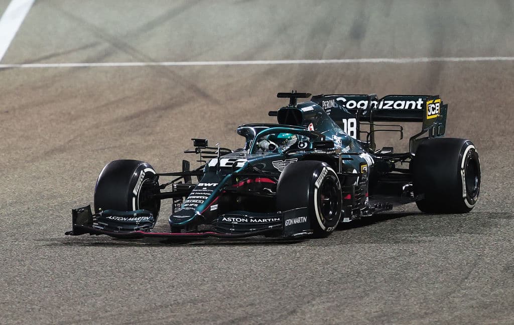 Inicia la Formula 1 con muchas sorpresas, Lewis Hamilton se corona campeón del primer Grand Prix del año, mientra que el mexicano Sergio Pérez, de ir en último lugar por un problema en su monoplaza, terminó quinto lugar en su debut con la escudería Red Bull. Su compañero Max Verstappen logró la segunda posición, mientras que Valtteri Bottas quedó en tercer lugar con Mercedes Benz.