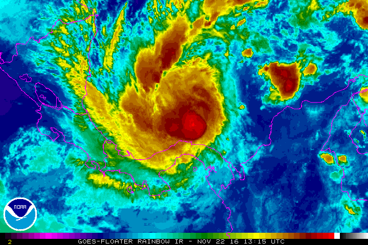 Otto se debilita, pero se espera que vuelva a fortalecerse antes de impactar en Costa Rica o Nicaragua