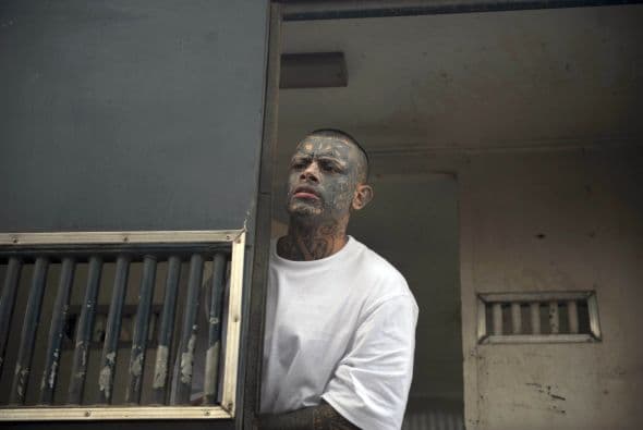 Y cuando hay disputas entre miembros de distintas maras, las peleas se caracterizan por su especial crueldad y violencia.