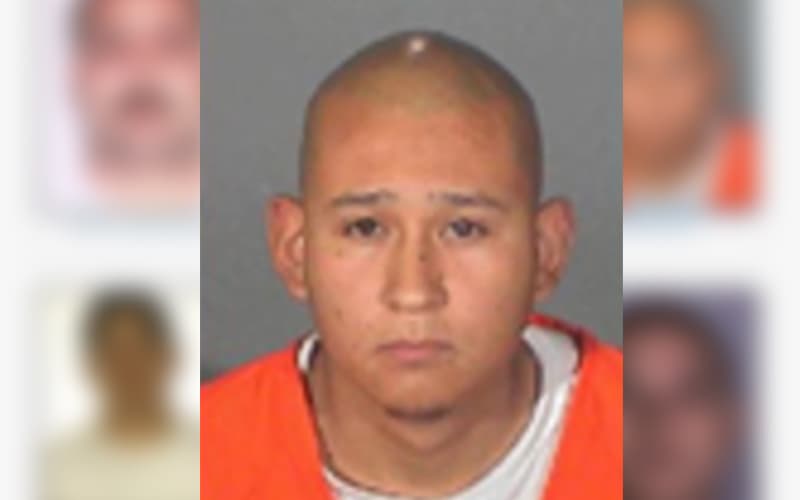 <b>José A. Padilla</b> presuntamente asesinó a un conocido durante una fiesta que se llevó a cabo el 24 de octubre de 2008. El sospechoso es miembro de la pandilla Paca Trece, según el LAPD, y usó un rifle para herir a su víctima antes de huir de la escena. Enfrenta cargos por homicidio y es considerado armado y peligroso.