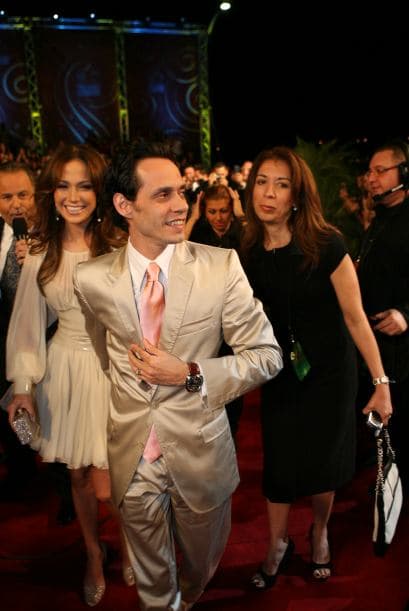 Cada vez que Marc se para en Premio Lo Nuestro acapara miradas.