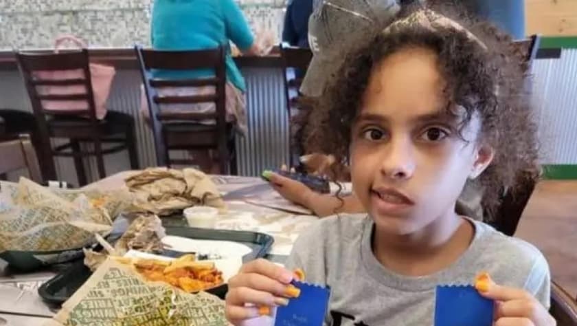 <b>Layla Salazar</b>, de 10 años, disfrutaba de nadar y fue ganadora de seis carreras en un día de campo escolar, de acuerdo con la agencia AP. Su padre, Vincent Salazar, había publicado una fotografía de su hija en su página de Facebook con medallas. Contó que cuando la llevaba en su camioneta a la escuela, él ponía la canción “Sweet Child O’Mine” y solían cantarla.