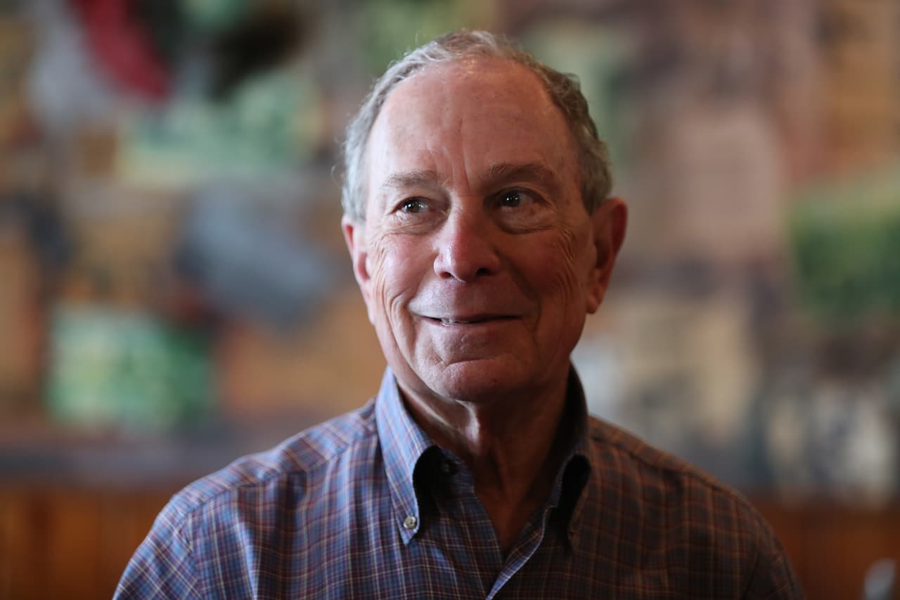 <b>Puesto 9. Michael Bloomberg, 74.5 millones de dólares.</b> El empresario y político neoyorquino ha contribuido entre otras causas a la ayuda a países en desarrollo a afrontar la pandemia. Las donaciones que ha realizado corresponden al 
<b>0.13%</b> de su fortuna total.
<br>