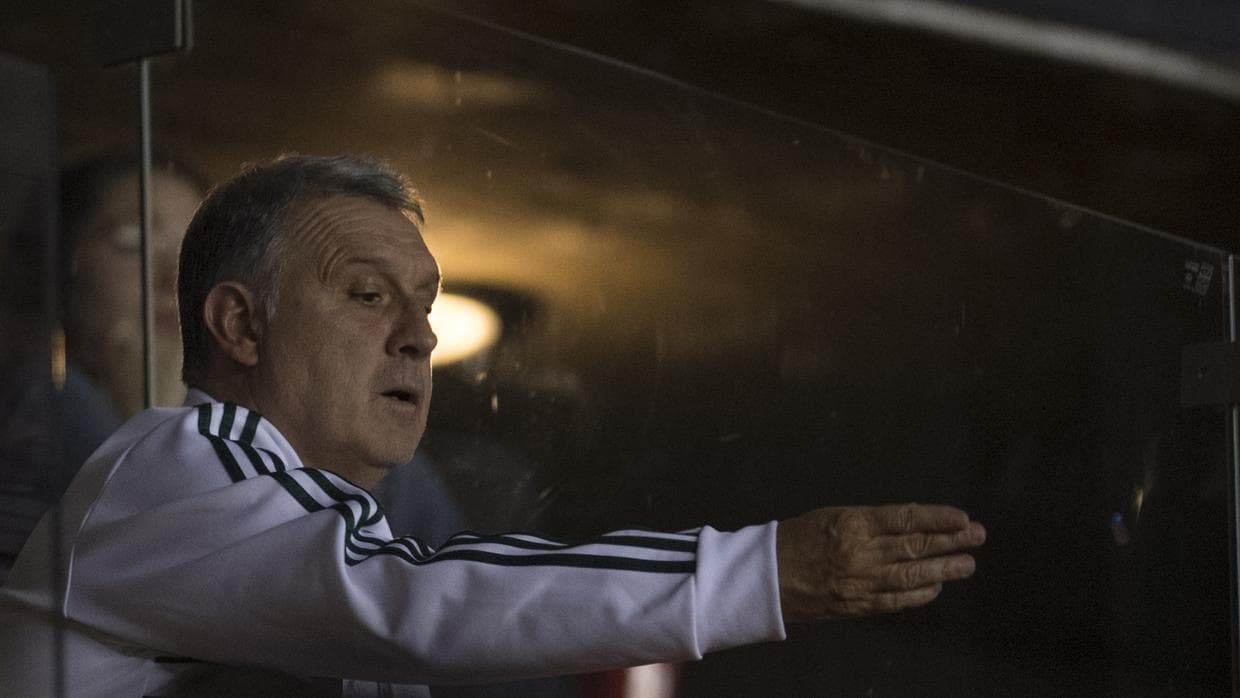 ¡Se cumplió! Gerardo 'Tata' Martino estuvo presente en el juego de León