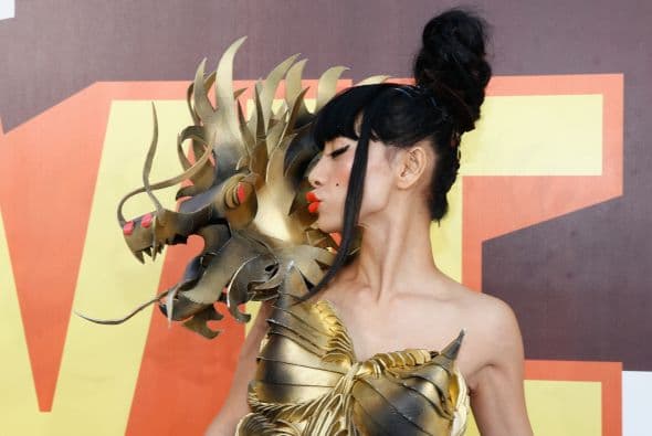 ¡Llevó un dragón a la premiación!