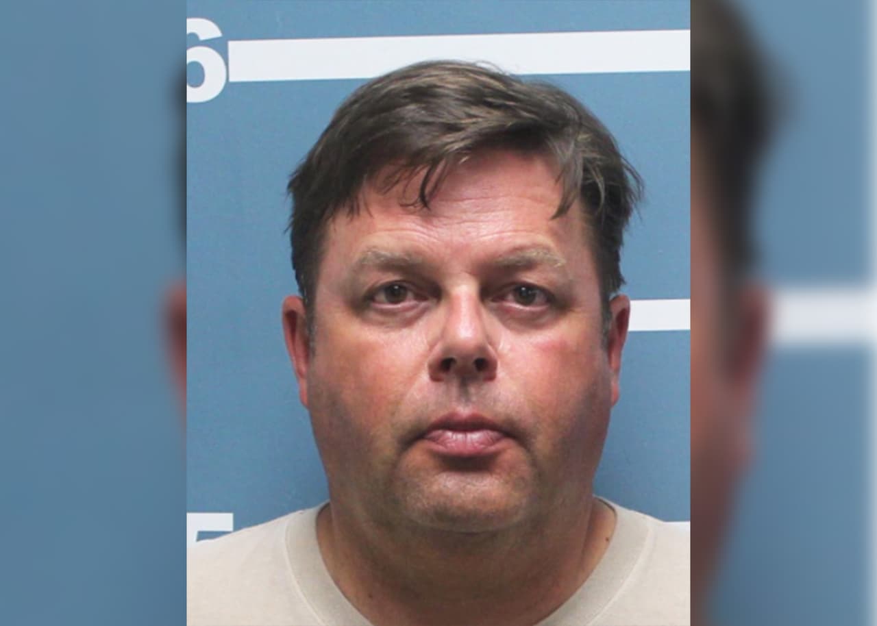 Matthew Tilschner, 55 años de Visalia
<br>
<br>
<b>Relacionado:</b>
<br>
<b><a href="https://www.univision.com/local/fresno-kftv/desbaratan-red-de-trafico-humano-en-un-motel-de-california-video" target="_blank">Desbaratan red de tráfico humano en un motel de Bakersfield</a></b>