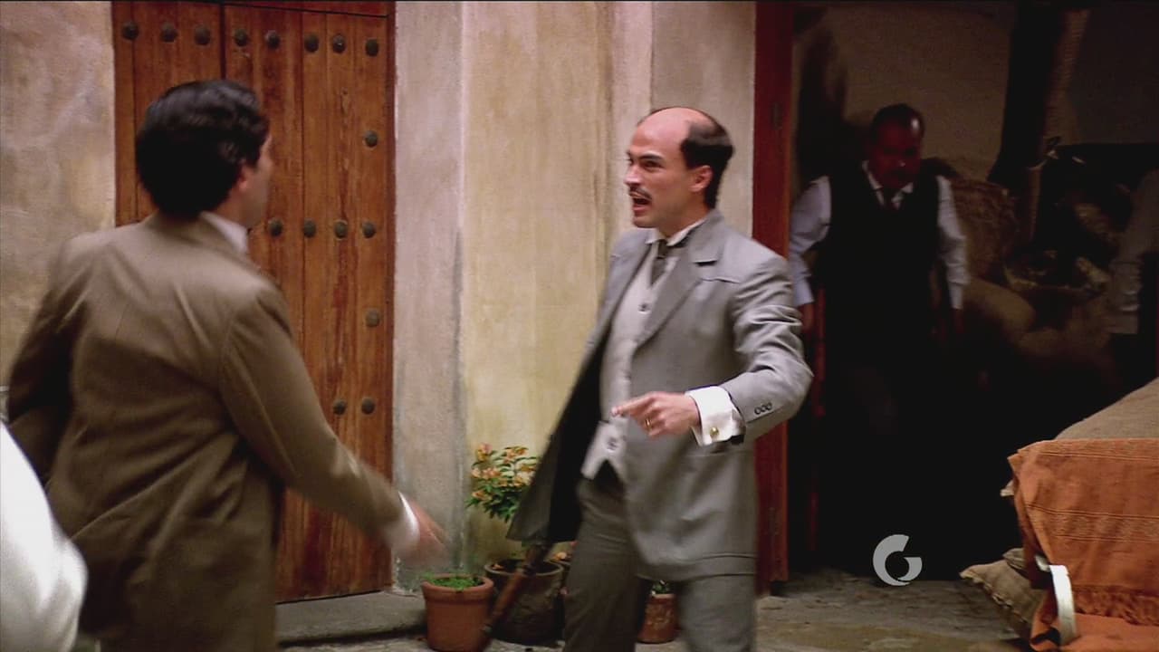 Aquiles ordena a sus hombres llevar todas las armas a la azotea antes de que lleguen los militares.