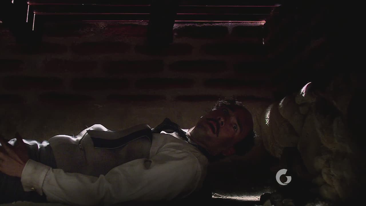 Así que lo convence de esconderse en un lugar secreto.