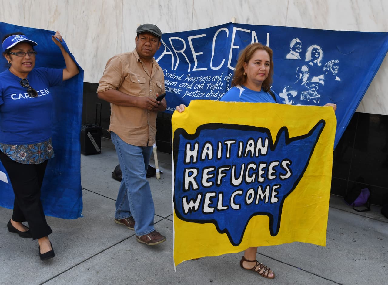 El servicio de inmigración advierte de estafas a los indocumentados con TPS