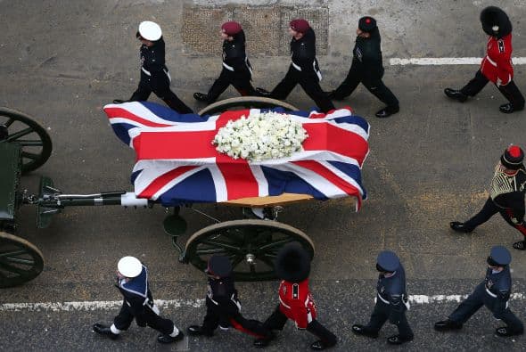 Cabe señalar que los restos de Margaret Thatcher serán incinerados y las cenizas se depositarán al lado de las de su esposo con quien estuvo casada 50 años. (Con información de El País y agencias)