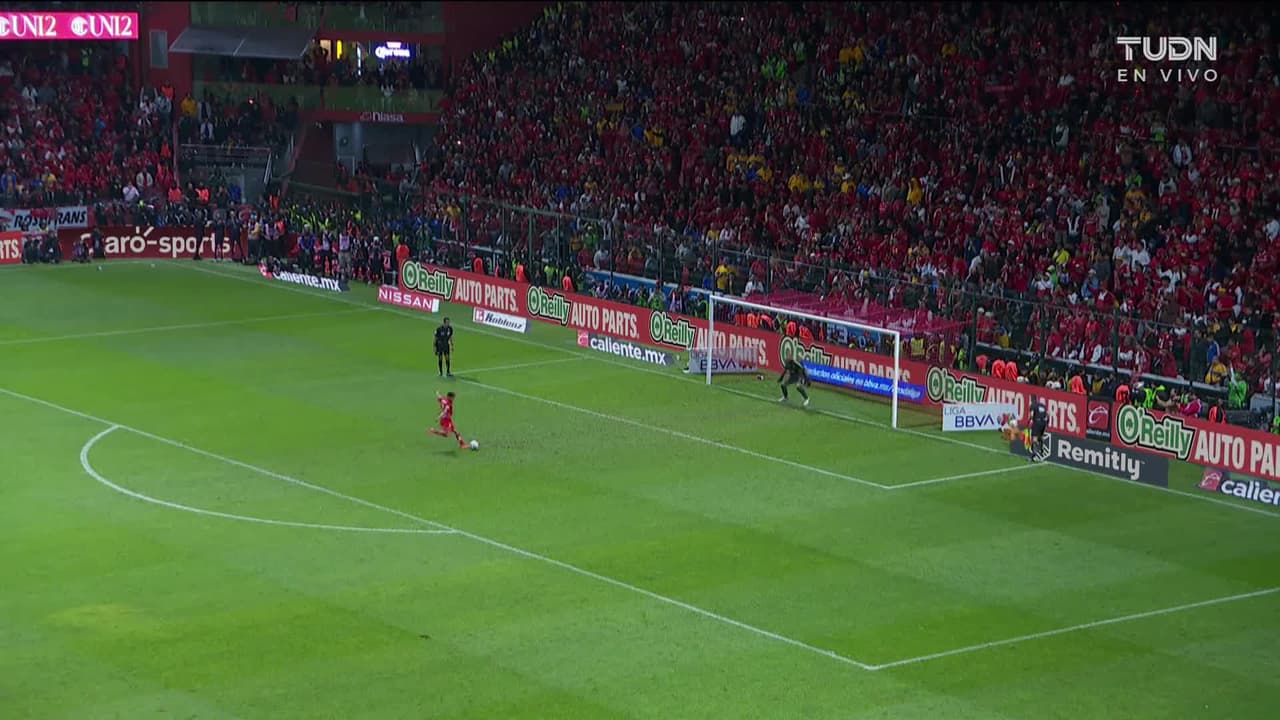 ¡GOL!  anota para Toluca. Juan Domínguez