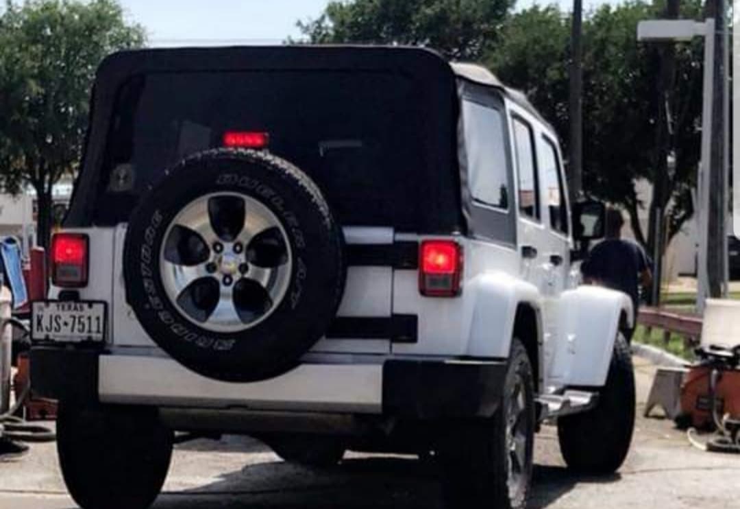 El Departamento de Policía de Mesquite encontró abandonado el Jeep Wrangler 2017 de Peralta Reyes.
<br>