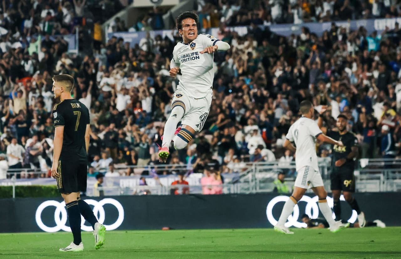 Por todo lo alto: Riqui Puig eleva a LA Galaxy en un 'Tráfico' histórico
