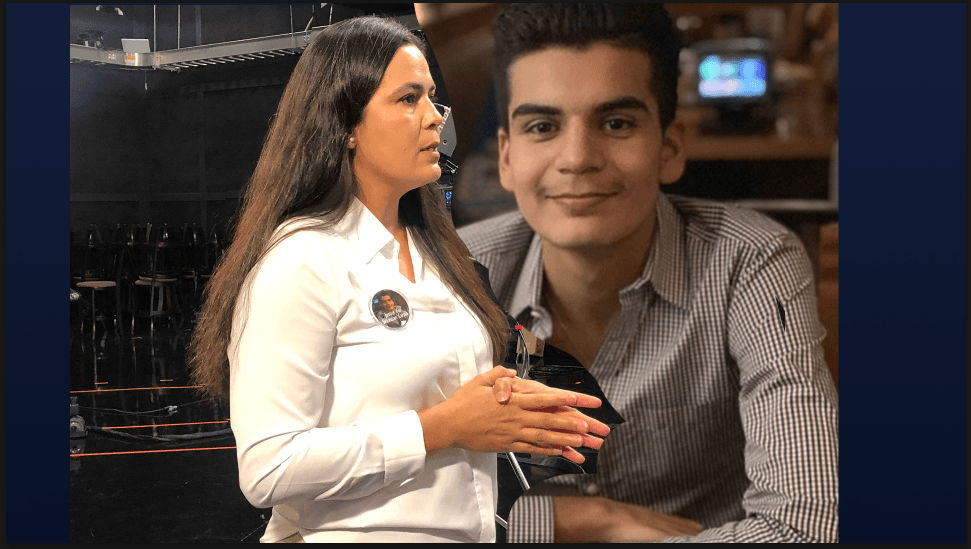 Durante la audiencia de de la Cruz, se dio a conocer que 
<b><a href="https://www.univision.com/local/san-antonio-kwex/sebastian-eduardo-carpio-joven-mato-libertad-condicional" target="_blank">Sebastián recibió un balazo en la cabeza. </a></b>