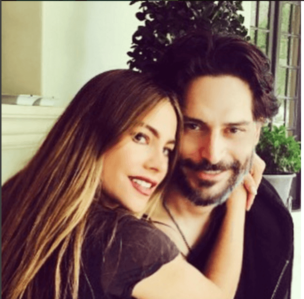 Ellos se dicen las cosas más románticas en las redes sociales.