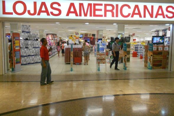 10. LOJAS AMERICANAS. La cadena de tiendas de conveniencia brasileña tiene un valor estimado de 320 millones.. (Imagen tomada de Twitter).